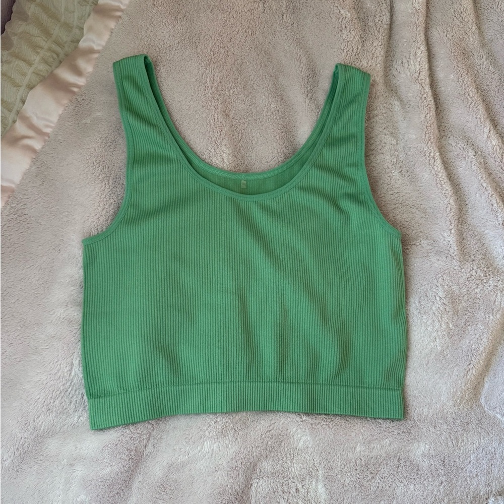 size s/m ribbed green tank